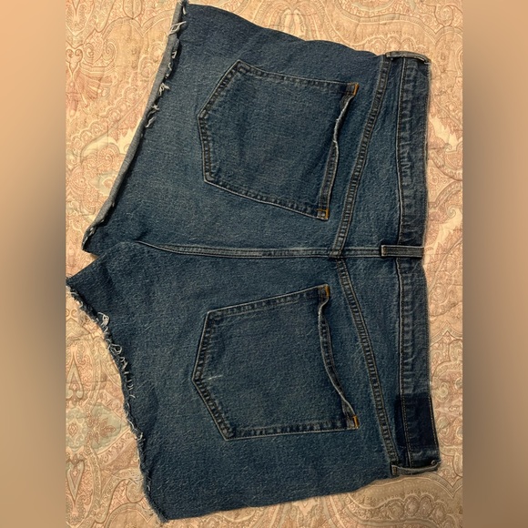 A&F High Rise Mom Short - Picture 3 of 4